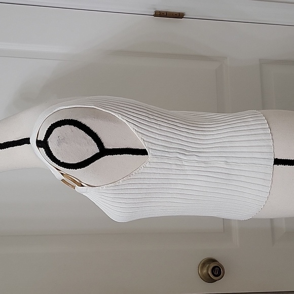 Club Monaco Size M Off White / Ivory Knit Sweater Tank with Resin Ring Accents - Picture 3 of 12